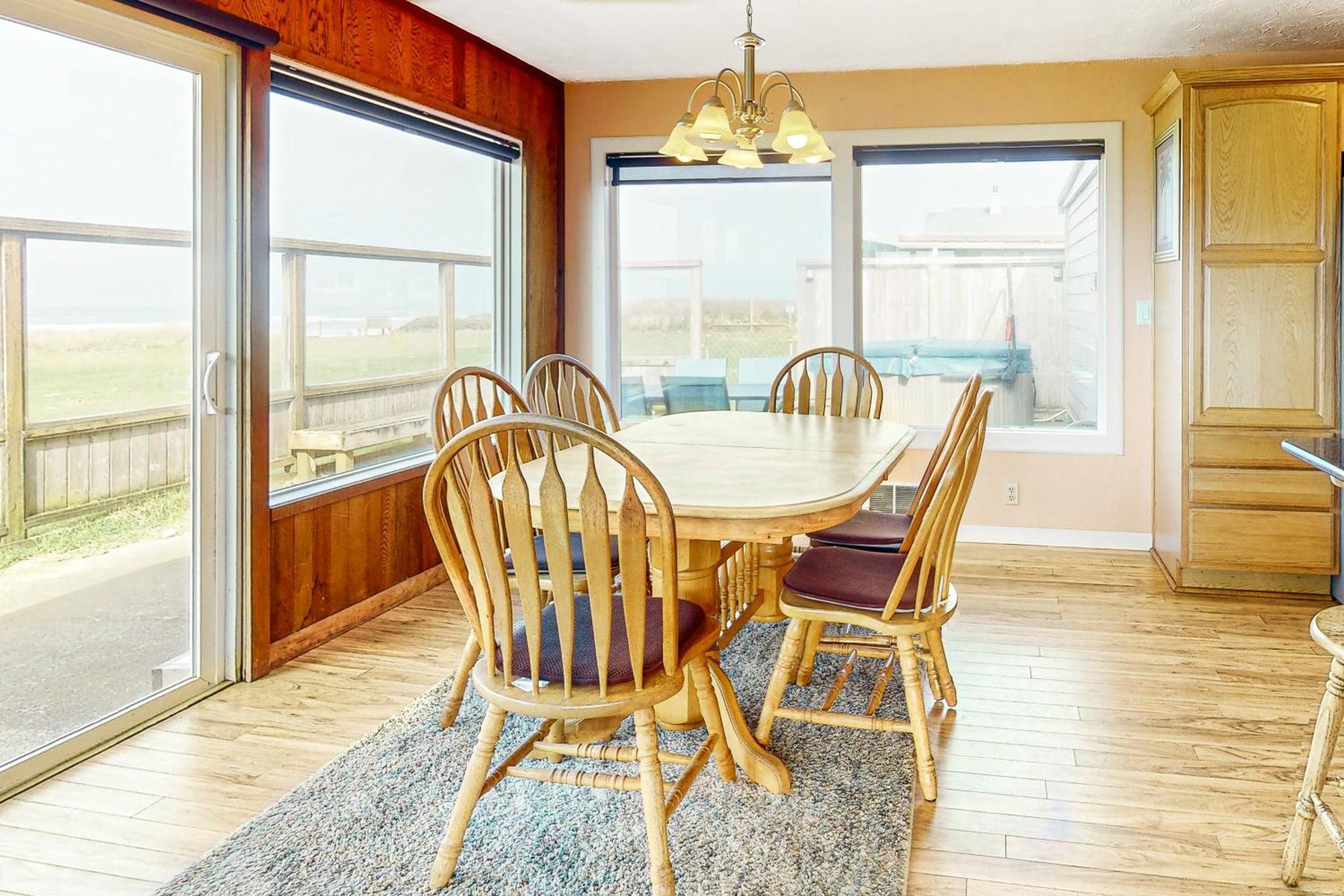 Sparkling Sands Oceanfront San Marine 外观 照片