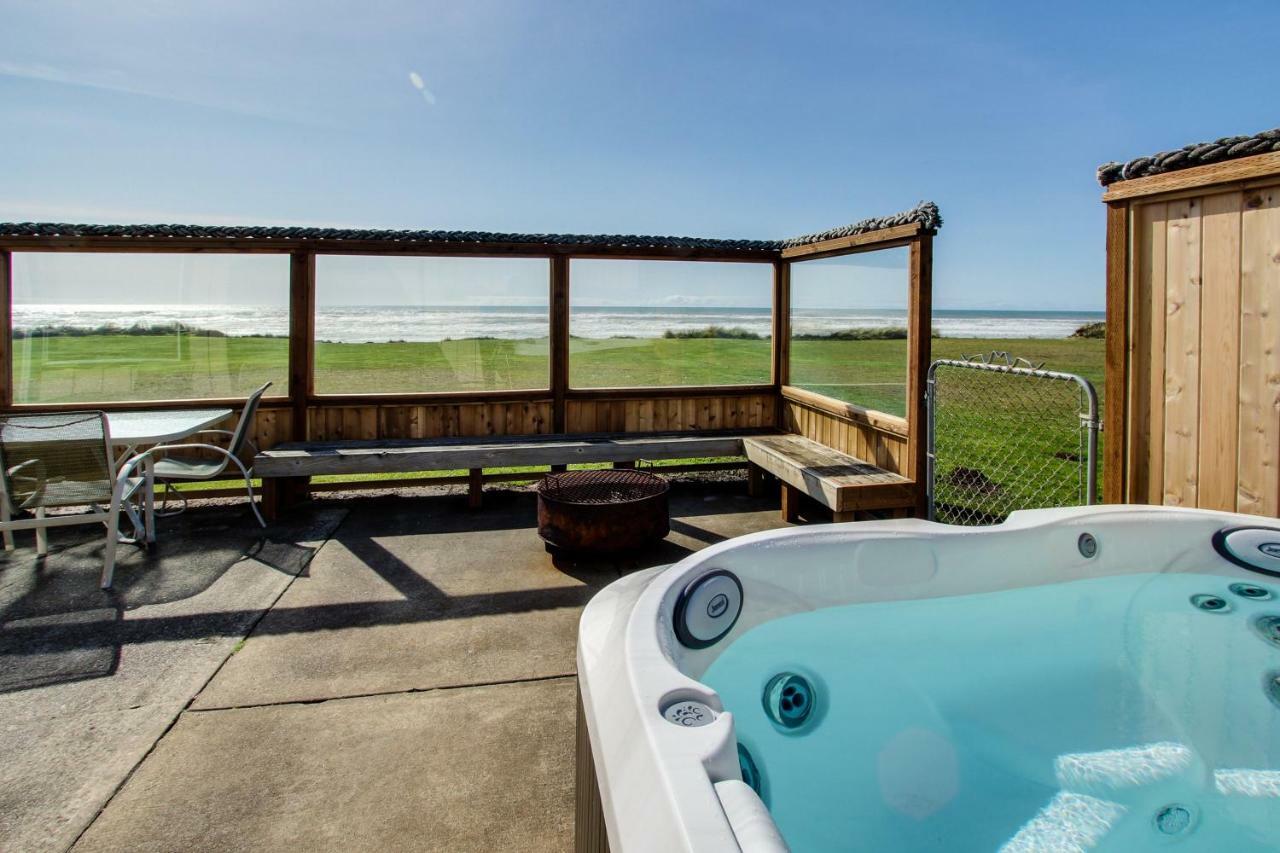 Sparkling Sands Oceanfront San Marine 外观 照片